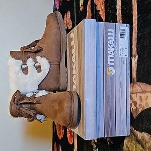 NIB Makalu Rochelle Boots 6.5M